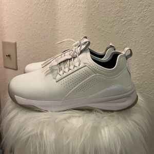 White women’s cloves 8.5